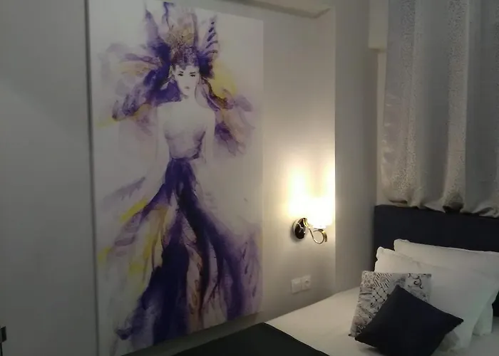 招待所 Divine Luxury 4*