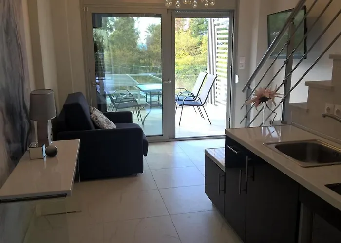 Divine Luxury 托罗尼