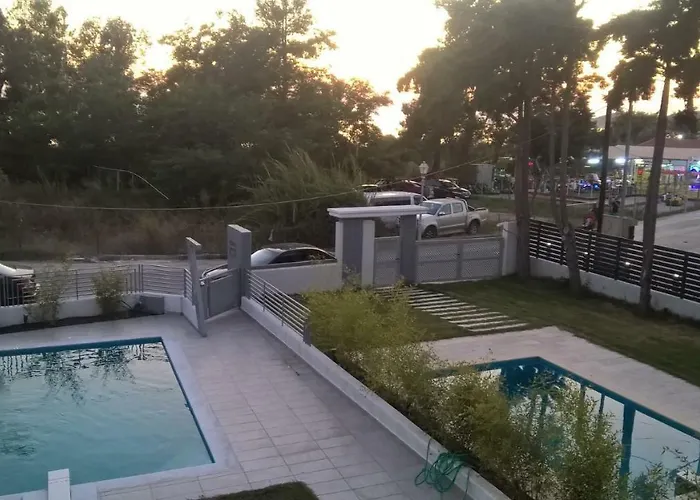 Divine Luxury Toroni