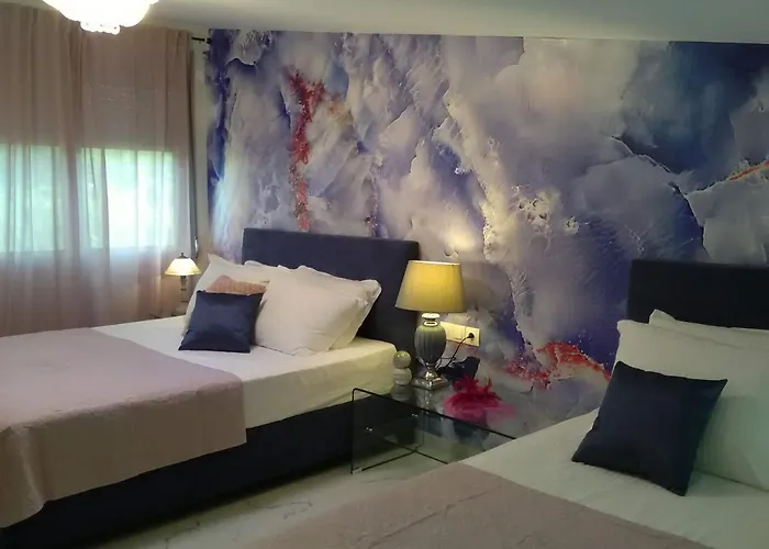 Divine Luxury Toroni