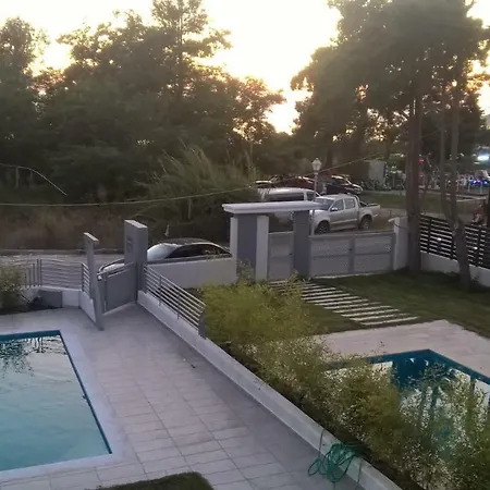 Divine Luxury טורוני