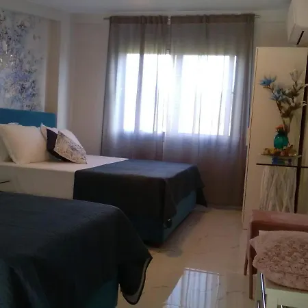 Divine Luxury בית הארחה 4*